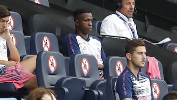 Vinicius, en el banquillo del Etihad Stadium, durante el Manchester City-Real Madrid de vuelta de octavos de final de la Champions en agosto de 2020.