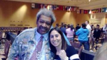 Marta Bra&ntilde;as y Don King, en la Convenci&oacute;n del CMB en Las Vegas.