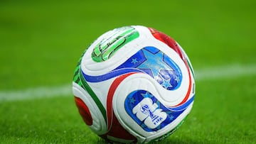MIAMI GARDENS, FLORIDA - OCTOBER 10: Trionda, the official match ball, prior to the International Friendly between Argentina and Venezuela at Hard Rock Stadium on October 10, 2025 in Miami Gardens, Florida. The Adidas Trionda will be used in the 2026 FIFA World Cup. Rich Storry/Getty Images/AFP (Photo by Rich Storry / GETTY IMAGES NORTH AMERICA / Getty Images via AFP)