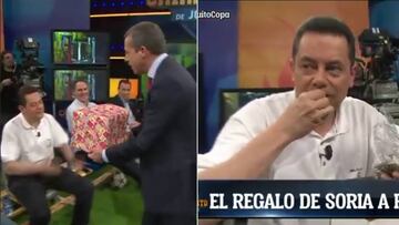 Soria y su regalo a Roncero para la final de Copa... ¡la réplica es genial!