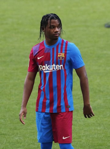 Joan Laporta ha presentado en el Camp Nou la equipación del equipo culé para la temporada 2021-2022