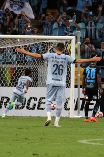 El duelo entre Iquique y Gremio, en imágenes