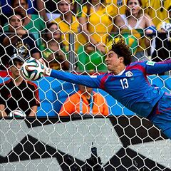 Memo Ochoa, con sólo un gol recibido ante Neymar