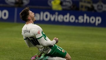 14/03/05 PARTIDO 2ª DIVISION
REAL OVIEDO - ELCHE
JOSAN MARCA 0-1 CELEBRACION ALEGRIA
