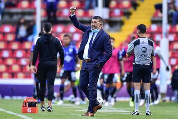 Leonardo Ramos es uruguayo y está al mando de los Gallos Blancos