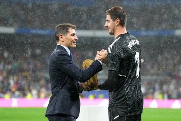 Benzema y Courtois se ba?an en oro