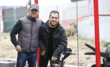 El Langui y Richy Castellanos visitaron el entrenamiento del equipo rojiblanco.