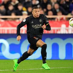 Why was Kylian Mbappé substituted in PSG’s game with AS Monaco?