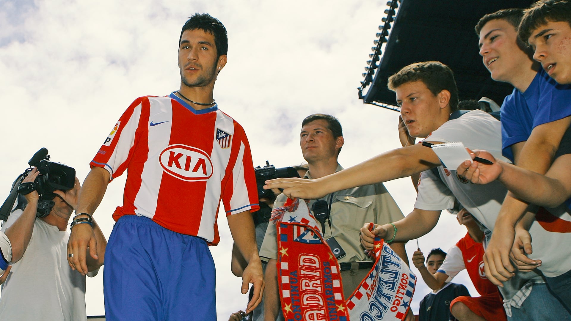 Futbolistas que defendieron los colores del Atlético de Madrid y Barcelona