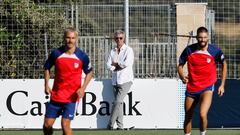 Miguel Ángel Gil en la sesión del Atlético esta tarde en San Rafael.