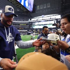 Why isn't Dak Prescott playing for the Cowboys against the Bengals in week 14?