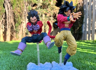 Goku y Vegeta (SSJ4) combinados en estas bestiales figuras, ¿su mejor transformación?