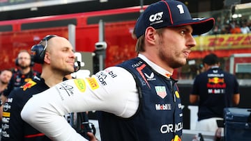 Max Verstappen se prepara para una carrera con Red Bull en la F1.