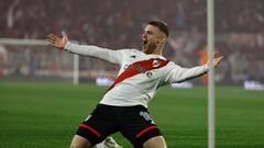 . BUENOS AIRES (ARGENTINA), 15/07/2023.- Lucas Beltrán de River celebra un gol hoy, durante un partido por la fecha 25 de la Liga Profesional entre los equipos de River Plate y Estudiantes de La Plata, en el estadio Monumental en Buenos Aires (Argentina). EFE/Juan Ignacio Roncoroni
