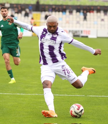 Este fue el máximo goleador chileno del 2025: juega en Europa y marcó 21 goles en el año