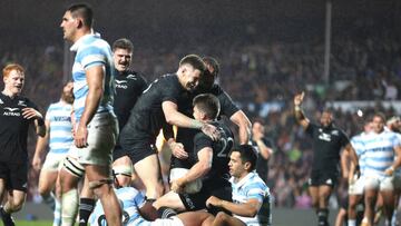 HAMILTON, NEW ZEALAND - SEPTEMBER 03: Beauden Barrett of the New Zealand All Blacks celebrates his try during The Rugby Championship match between the New Zealand All Blacks and Argentina Pumas at FMG Stadium Waikato on September 03, 2022 in Hamilton, New Zealand. (Photo by Phil Walter/Getty Images)