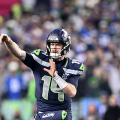 Which quarterback style historically wins Super Bowls - and who fits it better