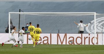 1-0. Karim Benzema marcó el primer gol.