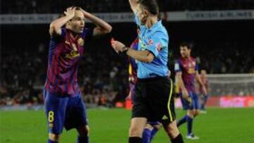 Competición mantiene la amarilla a Andrés Iniesta