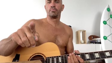 Aunque no estuvo en el Top3 el año pasado, lo cierto es que el 11 veces campeón del mundo de surf tiene que estar en un recopilatorio de los mejores del mundo. En su caso, la cuarentena le ha servido para recuperar su faceta musical, el Día Mundial de la tierra -con unos time lapse brutales- y cómo no, meterse en una polémica al criticar que no se pueda surfear estos días. 