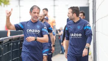 29/04/23
ENTRENAMIENTO DEL VALENCIA CF - RUBEN BARAJA - TONI SELIGRAT