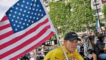 <b>GANADOR. </b>Armstrong se paseó siete veces por los Campos Elíseos.