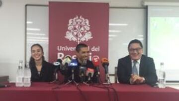 Iván Ramiro Córdoba habló de fútbol y paz.