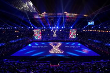 El estadio Al Bayt se inauguró en el primer encuentro de la Copa Árabe entre Qatar y Bahréin. El escenario también será el encargado del partido de apertura del Mundial 2022. Tiene capacidad de 60 mil espectadores.