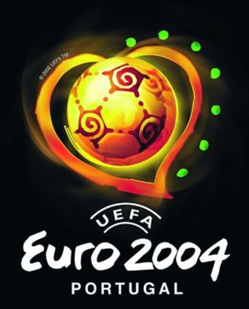 Logo de la Eurocopa. Polémica elección de Portugal como sede de la Euro. España, que también optaba, parecía partir con ventaja, pero saltó la sorpresa tras un opaco proceso de decicisión en donde el presidente de la UEFA, Lennart Johansson, escrutó los votos sin dar ningún dato. Además irritó sobremanera que la UEFA se apoyara en los estadios para razonar su decisión cuando la realidad es que quedaba todo por hacer. 