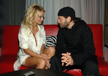 Pamela se casó dos veces con el productor de cine Rick Salomon. Ambos matrimonios acabaron en divorcio, pero su conexión fue lo suficientemente fuerte como para intentarlo más de una vez.