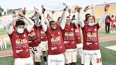 Universitario bailó solo