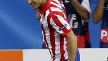 Forlán cumple cien partidos oficiales con el Atlético