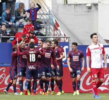 Un punto de escuadra y cartabón