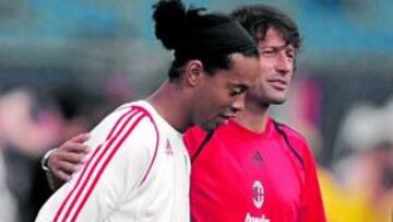 <b>AMIGOS. </b>Leonardo, con Ronaldinho en un entrenamiento.