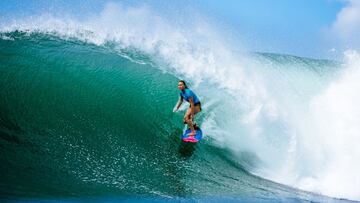 Carissa Moore of Hawaii won the Final of the Beachwaver Maui Pro, Honolua Bay, 2018.