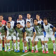 Es delantero, goleador y no tiene cupo en la Selección Mexicana