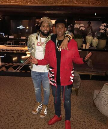 Alaba tiene una amistad especial con Odell Beckham Jr, wide receiver de los Cleveland Browns de la NFL.