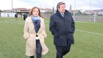 Larrea junto a Pilar García de Salazar, teniente diputada general de la Diputación foral de Álava.