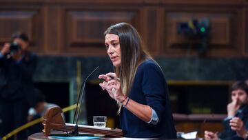 La diputada y portavoz de Junts, Miriam Nogueras, durante la primera sesión del debate de investidura de Pedro Sánchez como presidente de Gobierno, en el Congreso de los Diputados, a 15 de noviembre de 2023, en Madrid (España). El Salón de Plenos del Congreso acoge hoy y mañana, 16 de noviembre, el debate de investidura del presidente del Gobierno en funciones, Pedro Sánchez. El secretario general del PSOE tiene el apoyo de 179 diputados de los 350 del Congreso. Está previsto que votarán a favor de que el líder socialista sea presidente del Gobierno tras exponer su programa PSOE, Sumar, ERC, Junts, EH Bildu, PNV, BNG y Coalición Canaria frente a los 171 en contra de PP, Vox y UPN. El acto se celebra en un momento de tensión por las concentraciones en la sede del PSOE en Ferraz y protestas en contra de la ley de amnistía registrada por los socialistas que beneficia a los implicados del 'procés'.
15 NOVIEMBRE 2023;INVESTIDURA;CONGRESO;PSOE;SÁNCHEZ;PP;VOX;SUMAR;JUNTS;BILDU;BNG;AMNISTÍA;ERC;POLÍTICA;DIPUTADOS
Gustavo Valiente / Europa Press
15/11/2023