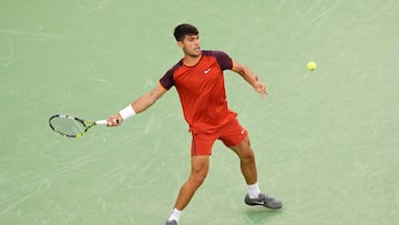 MASON, OHIO - AUGUST 15: Carlos Alcaraz of Spain plays a forehand during his match against Gael Monfils of France during Day 5 of the Cincinnati Open at the Lindner Family Tennis Center on August 15, 2024 in Mason, Ohio. Dylan Buell/Getty Images/AFP (Photo by Dylan Buell / GETTY IMAGES NORTH AMERICA / Getty Images via AFP)