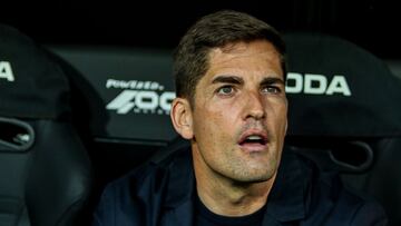 Roberto Moreno, head coach of Granada, looks on during the Santander League match between Valencia CF and Granada CF at the Mestalla Stadium on March 5, 2022, in Valencia, Spain.
 AFP7 
 05/03/2022 ONLY FOR USE IN SPAIN