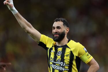 Benzema frustra a Quiñones; Arabia tiene nuevo Rey