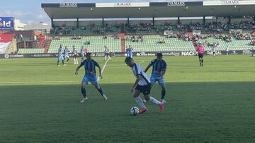 Imagen del partido entre el Mérida y el Coria