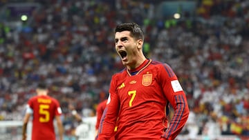 Soccer Football - FIFA World Cup Qatar 2022 - Group E - Spain v Germany - Al Bayt Stadium, Al Khor, Qatar - November 27, 2022 Spain's Alvaro Morata celebrates scoring their first goal REUTERS/Kai Pfaffenbach