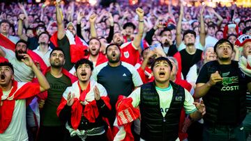 Vienna (Austria), 02/07/2024.- Supporters of Austria cheer during a public screening of the UEFA EURO 2024 Round of 16 soccer match of Austria against Turkey, at a Fan Zone in Vienna, Austria, 02 July 2024. E (Turquía, Viena) EFE/EPA/MAX SLOVENCIK
