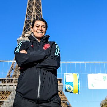 Las subcampeonas del Mundial Femenino Sub 17 de la India pasaron por la Torre Eiffel en París antes de su regreso a Colombia.