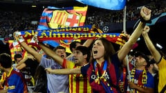 Barcelona fans cheer their team before the UEFA Champions League 1st round, group C, football match between FC Barcelona and Inter Milan at the Camp Nou stadium in Barcelona on October 12, 2022. (Photo by Pau BARRENA / AFP)