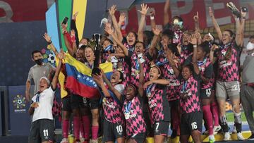 Santa Fe vuelve a quedar campe&oacute;n de la Liga Femenina, luego de vencer al Am&eacute;rica de Cali 4-1 por marcador global. Las Leonas ganan su segundo t&iacute;tulo