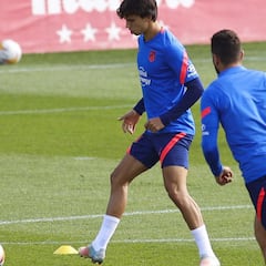 Simeone medita un Atlético ultraofensivo ante el Barcelona