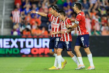 Fernando Hierro elige a Chivas por la pasión de Amaury Vergara